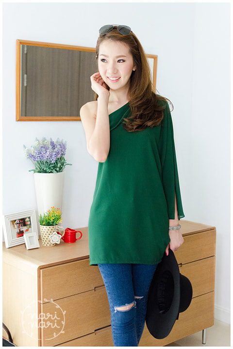 NT010 Off-Shoulder Blouse – Green