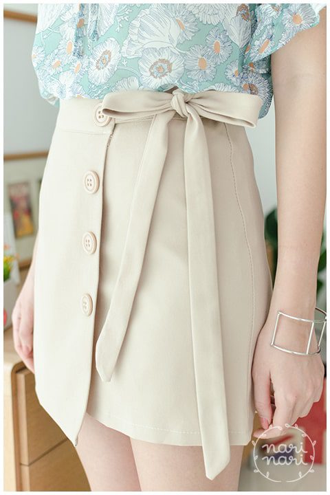 Alternative view of NK032 Bow Overlap Skirt – Cream