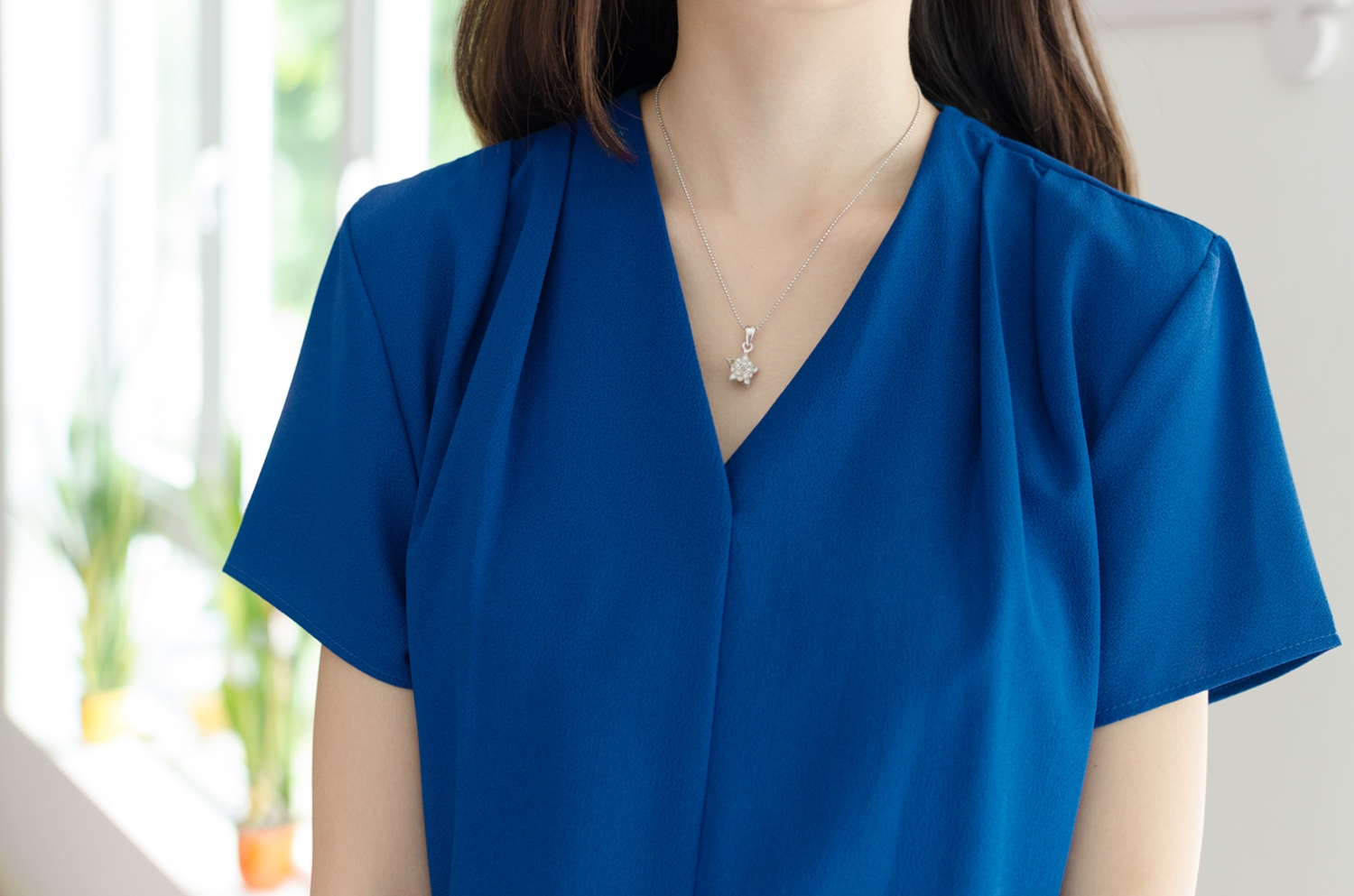Alternative view of NT131 V-Collar Classic Blouse – Persian Blue