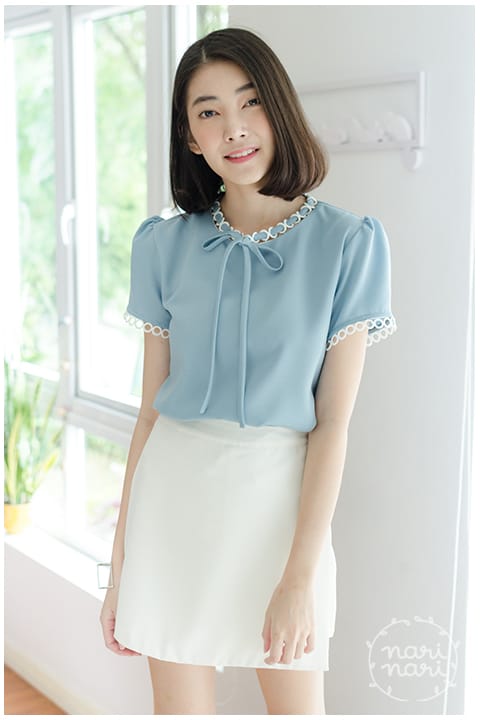 NT852 Ring Collar Blouse – Blue