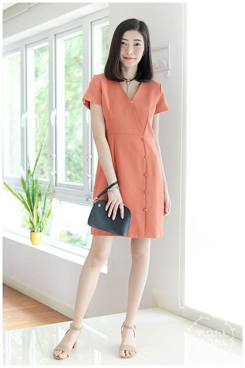 ND074 Button Line Dress – Thai Milk Tea