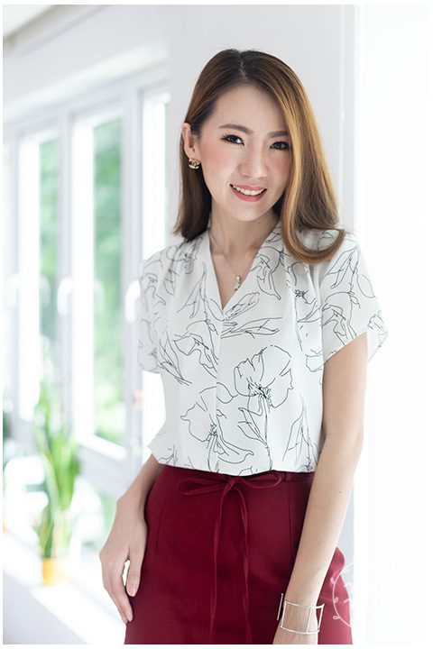 NT131 V-Collar Drawing Blouse – White