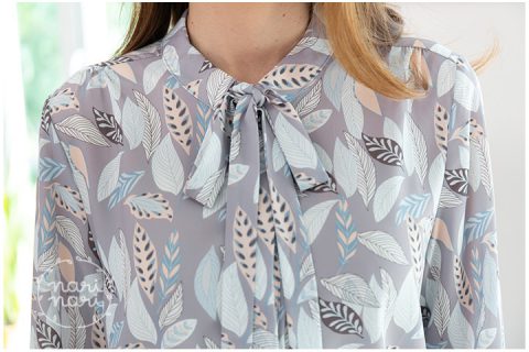 Alternative view of NT1588 Bow Collar Leaves Blouse – Grey