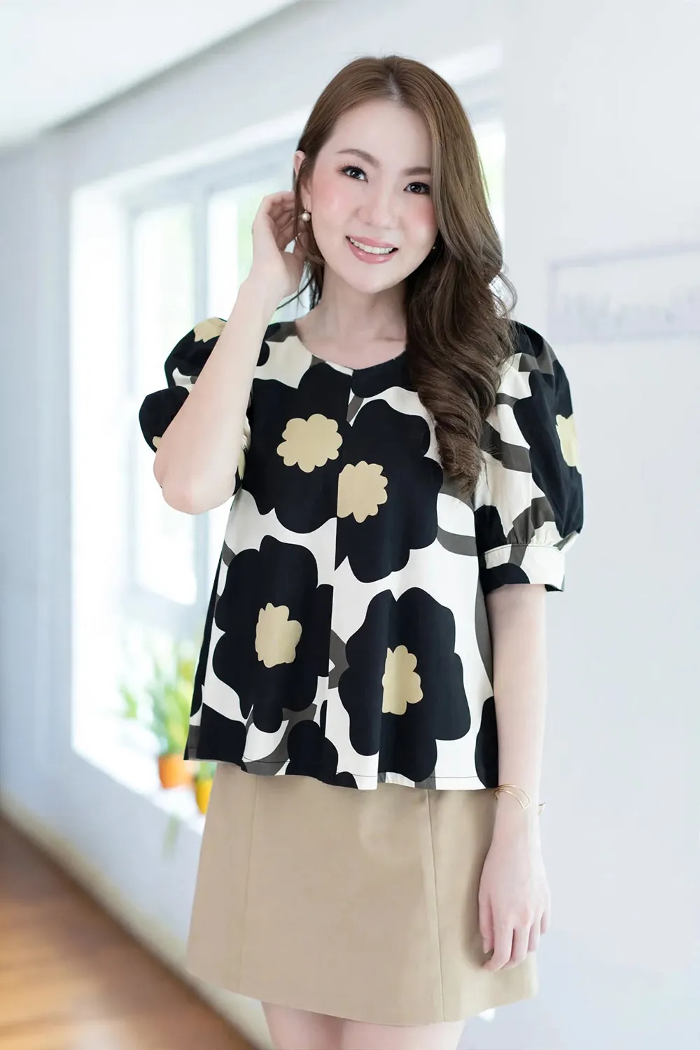 NT1641 Balloon Sleeve Flower Print Top – Black
