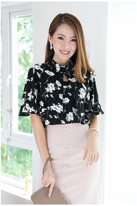 NT1860 Butterfly Sleeve Front Cut Blouse – Black - Image 6