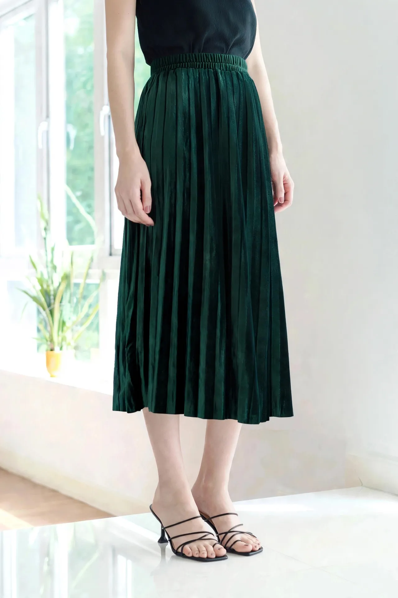 NK086 AW Pleated Skirt – Dark Green