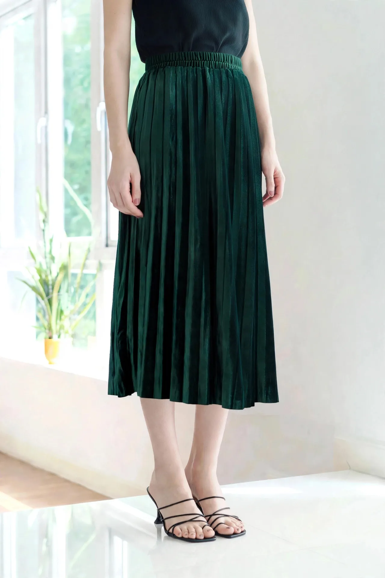 NK086 AW Pleated Skirt – Dark Green - Image 3