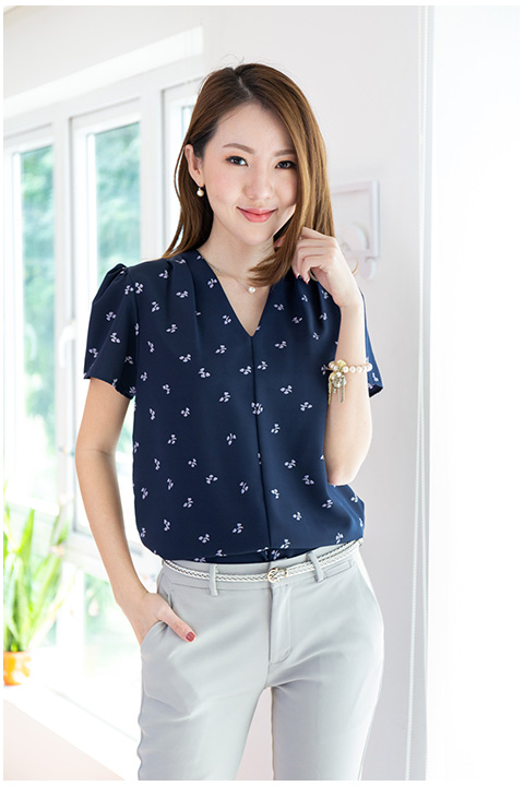 MT0601 V-Collar Floral Blouse – Navy