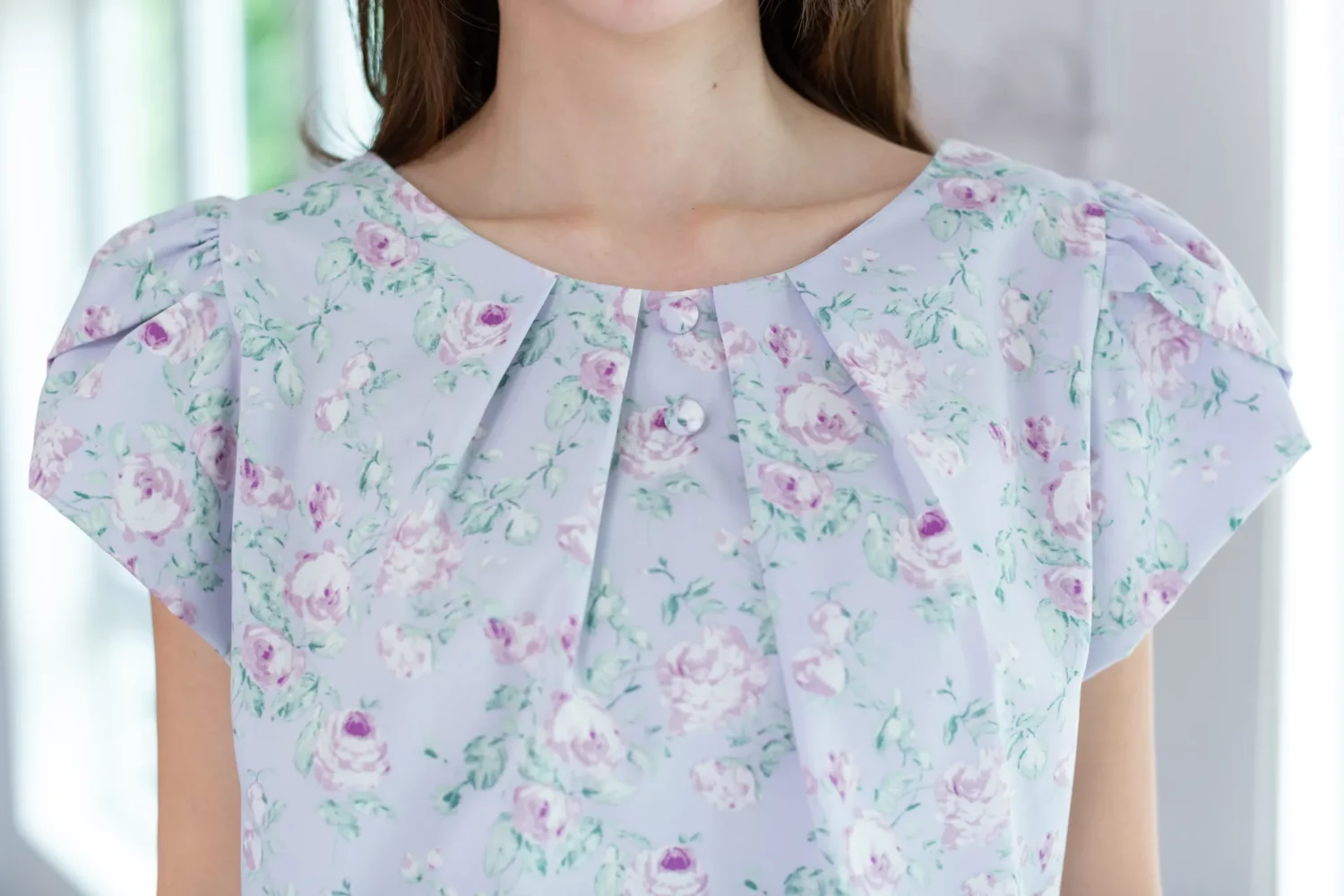 Alternative view of MT0503 Folded Neckline Rosie Blouse – Ice Lavender