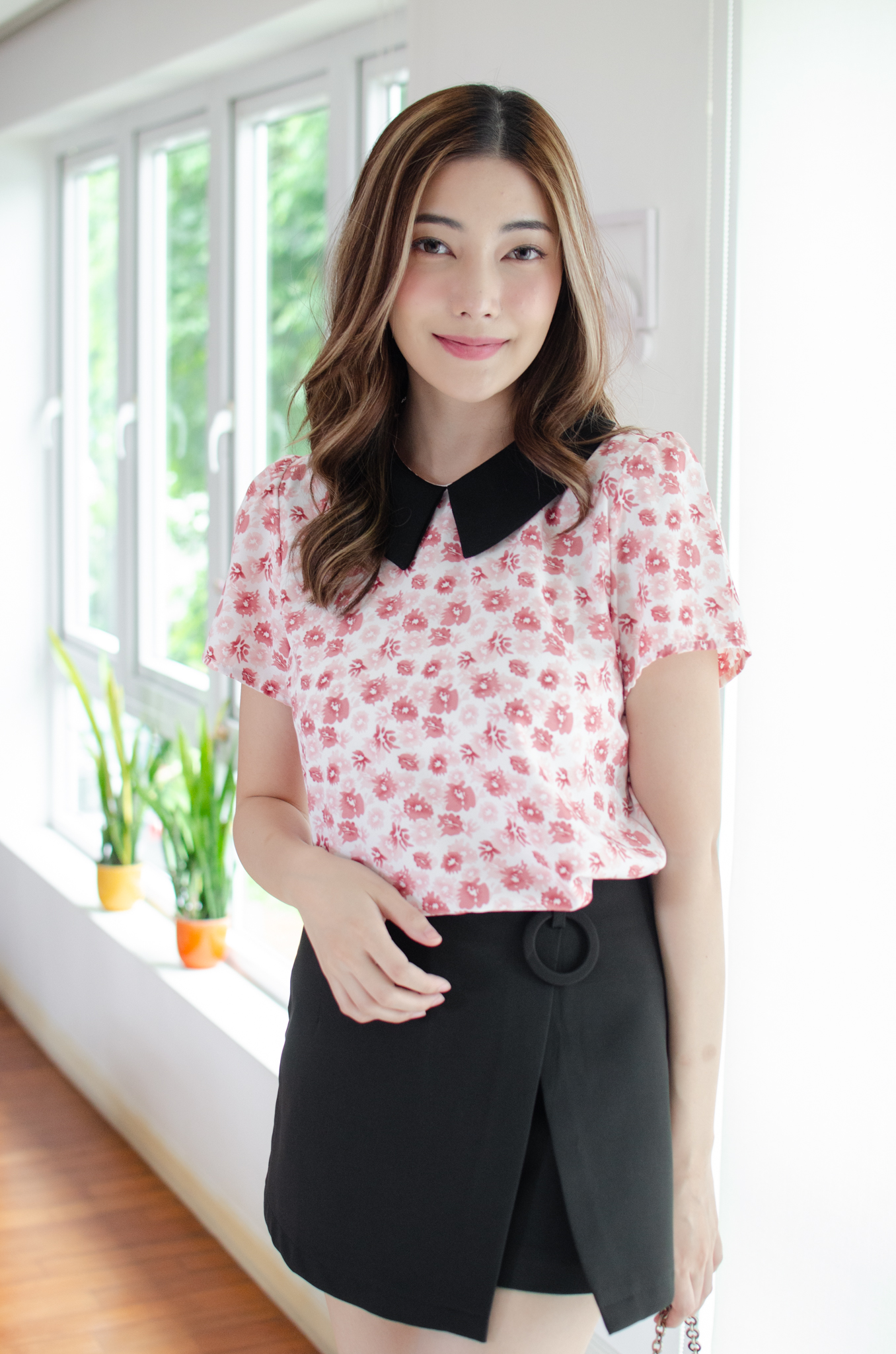 MT1301 Point Collar Flora Blouse – White-Pink - Image 3