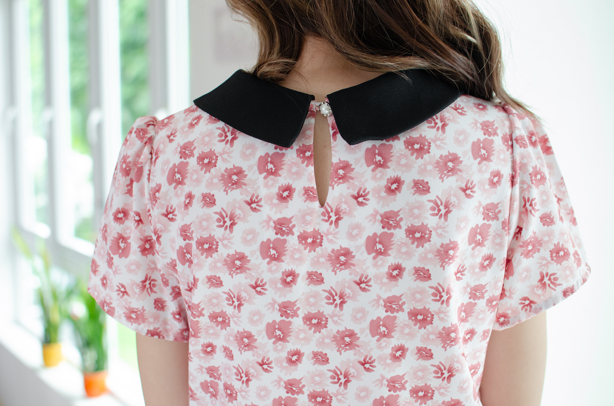 MT1301 Point Collar Flora Blouse – White-Pink - Image 10