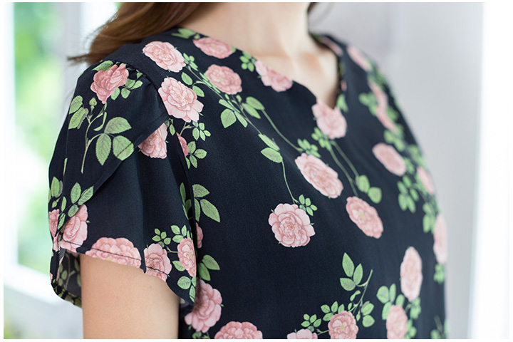 MT0202 Rosie Petal Sleeve Blouse – Black - Image 3