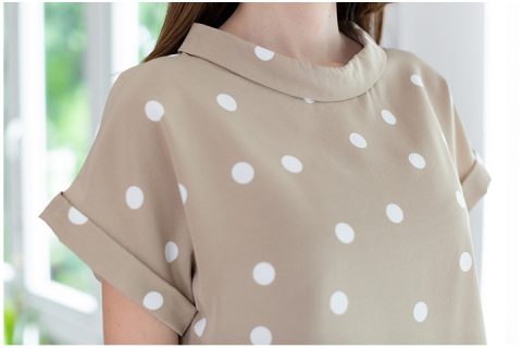 Alternative view of MT2514 Folded Collar Dot Blouse – Latte