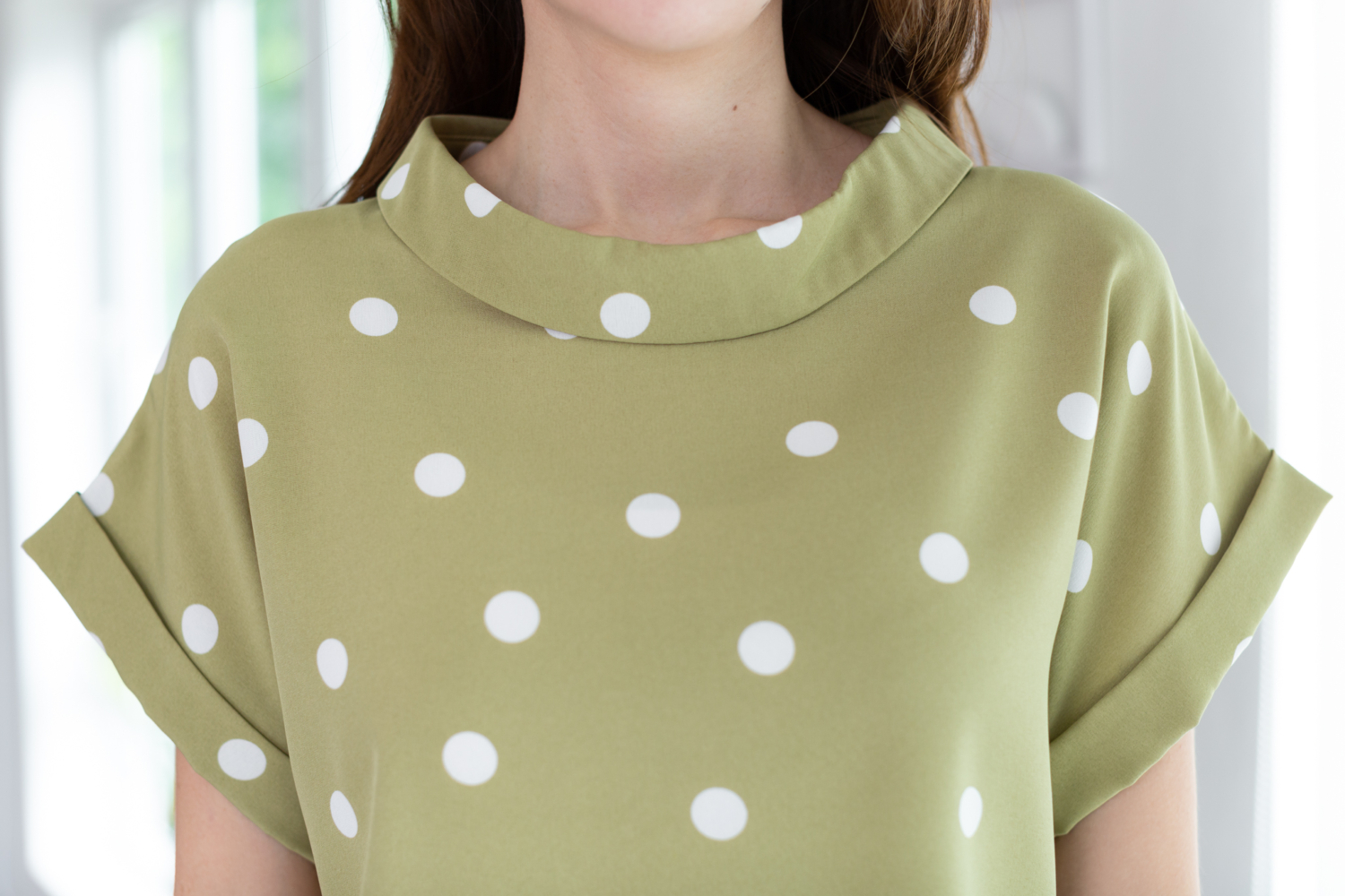 Alternative view of MT2514 Folded Collar Dot Blouse – Matcha