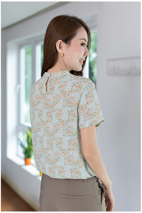 NT1740 Center Seam Floral Top – Pistachio Green - Image 8