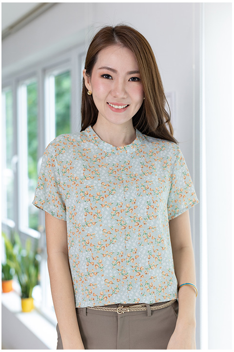NT1740 Center Seam Floral Top – Pistachio Green - Image 7