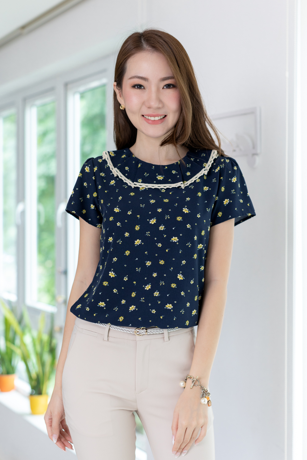 nt2383-lace-ruffle-collar-blouse-navy-blue-narinarishop