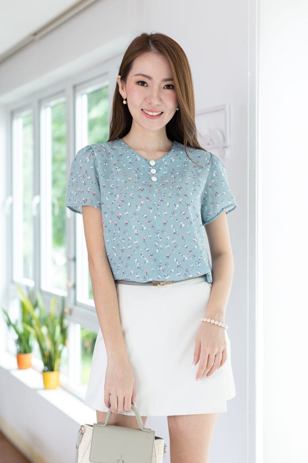 Threaded Pear Dalia Flower Bomb Blouse