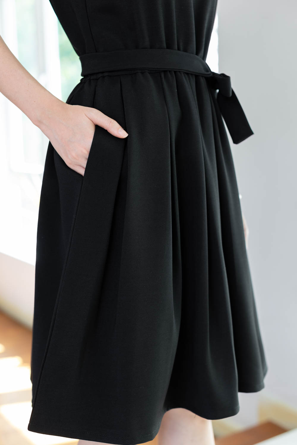 ND282 Audrey Classic Dress – Black - Image 3