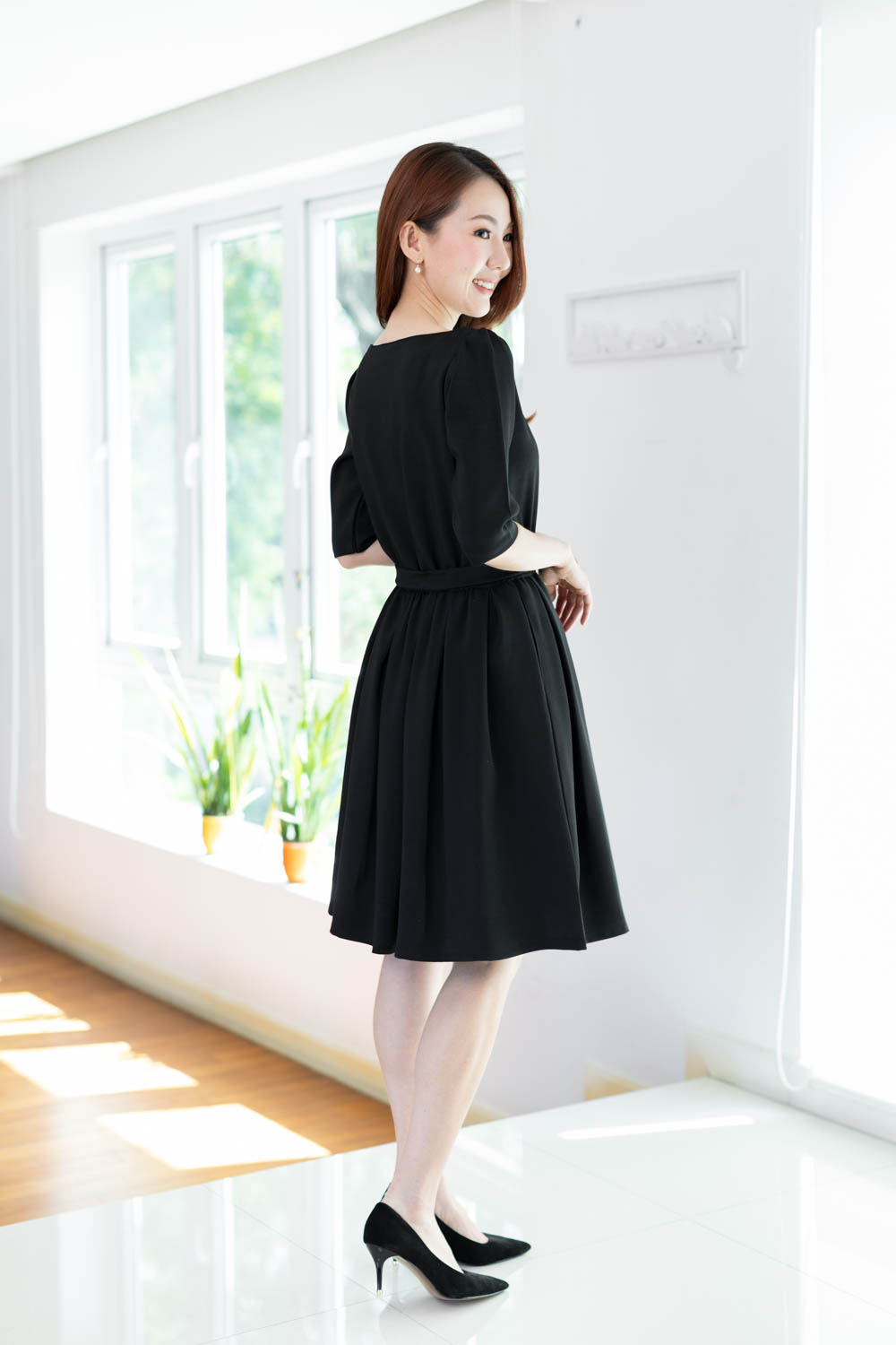 ND282 Audrey Classic Dress – Black - Image 10