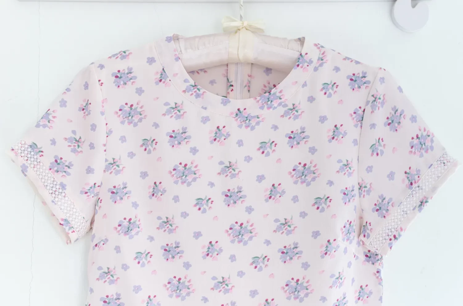 Alternative view of NT821 Lace Line Bouquet Blouse – Pale Lavender