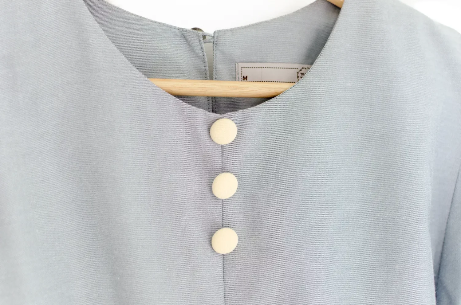 Alternative view of MT0307 Triple Button Balloon Sleeve Cotton Blouse – Grey