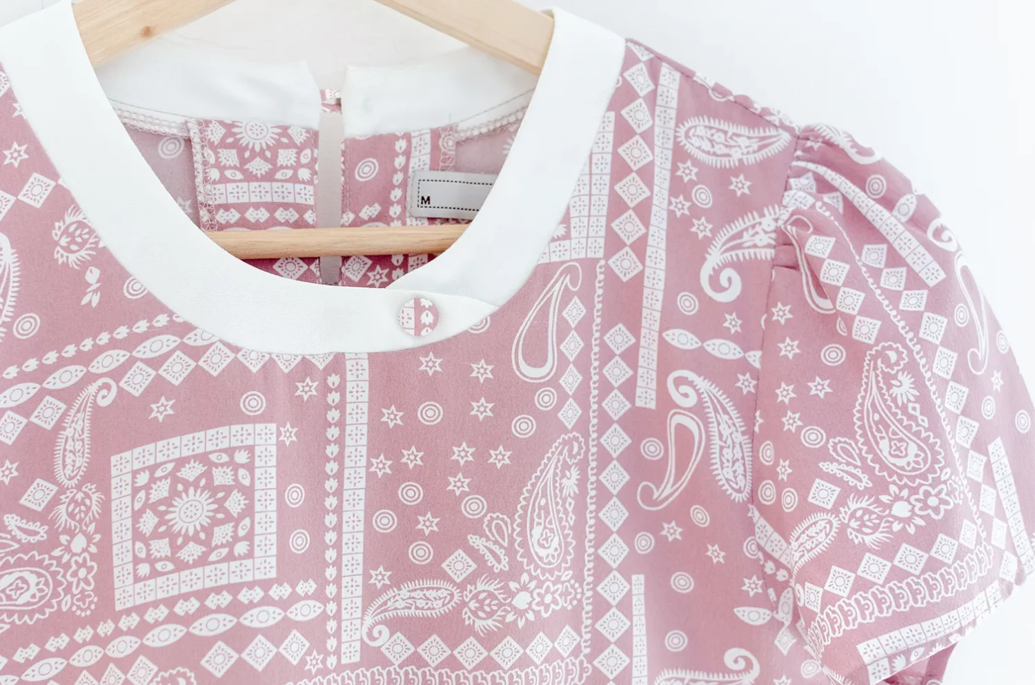 Alternative view of MT3601 Overlap Collar with Button Blouse – Pink Paisley