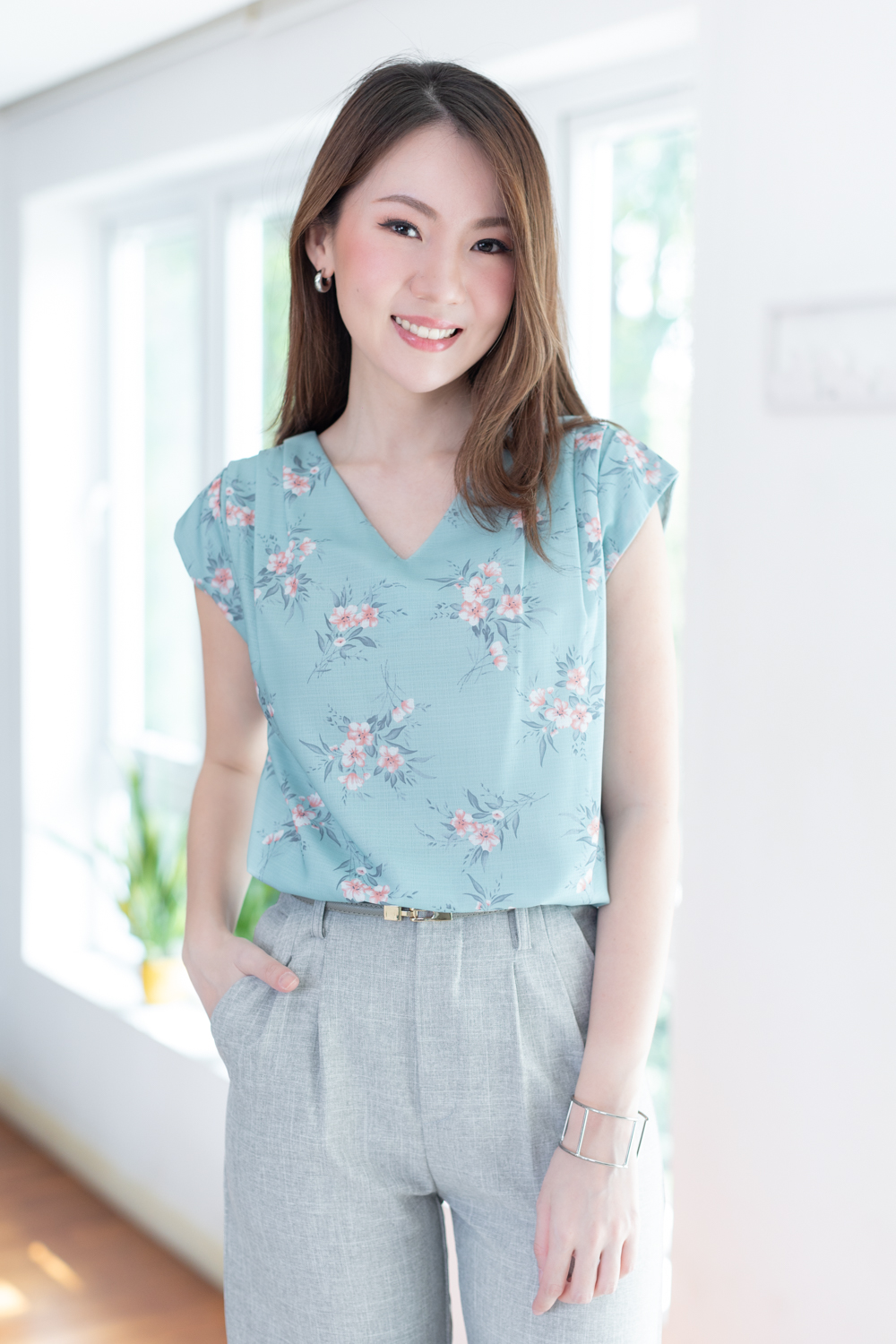MT3100 Classic Sleeveless Floral Blouse – Blue - Image 6