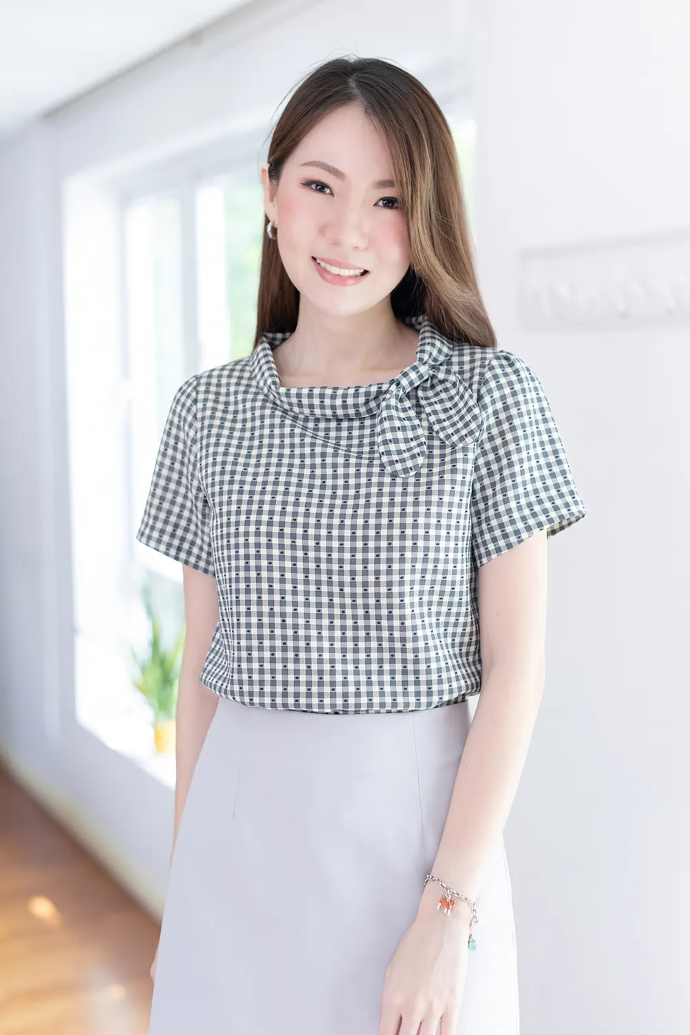MT5139 Textured Gingham Side Bow Blouse – Grey