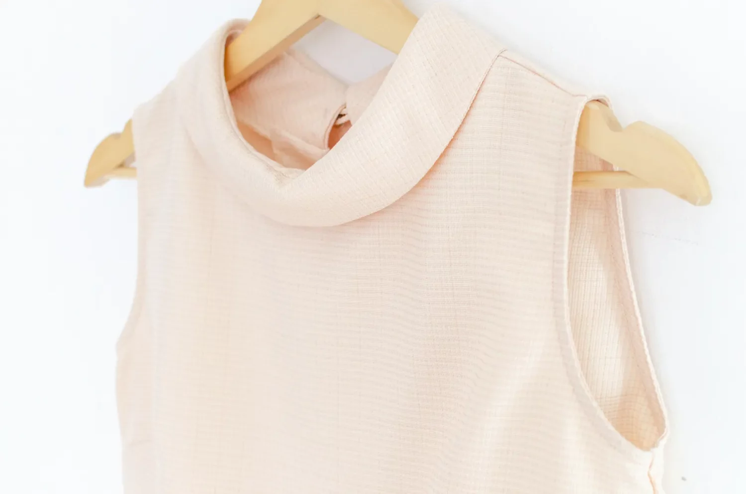 Alternative view of MT5500 High Neck Sleeveless Blouse – Yuzu Tweed