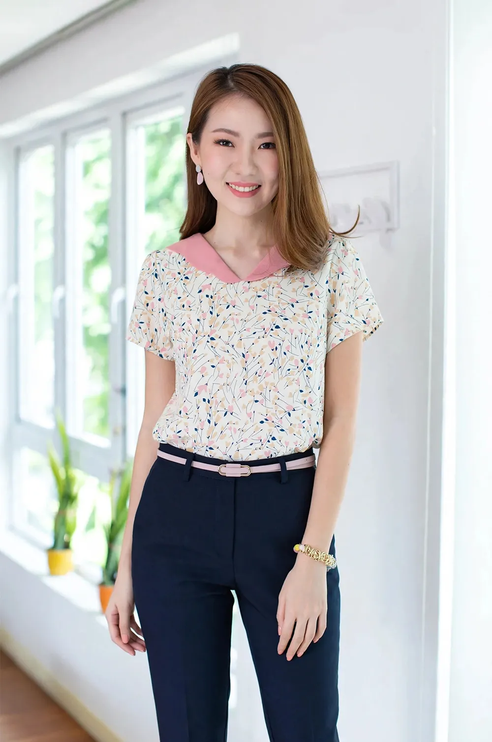NT1708 Scallop Collar Flower Blouse – Cream-Pink