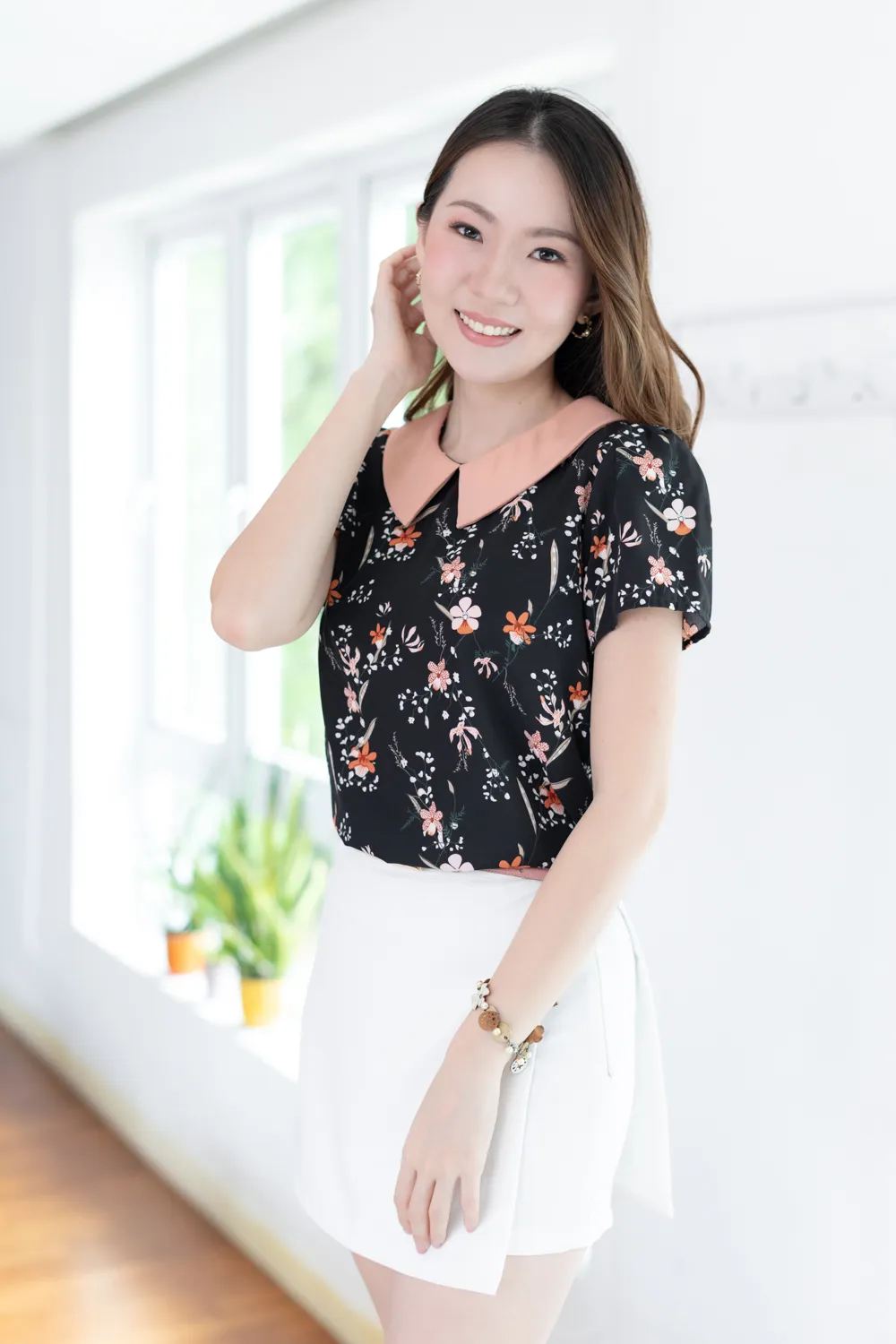 MT1301 Point Collar Orchid Print Blouse – Black-Peach - Image 5