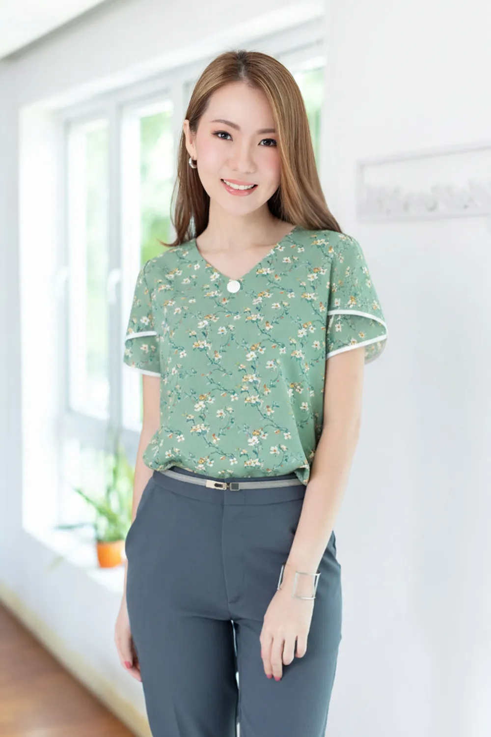 NT2418 Single-Button Petal Sleeve Blouse – Dark Green