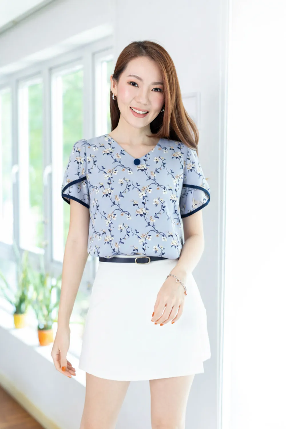 NT2418 Single-Button Petal Sleeve Blouse – Blue