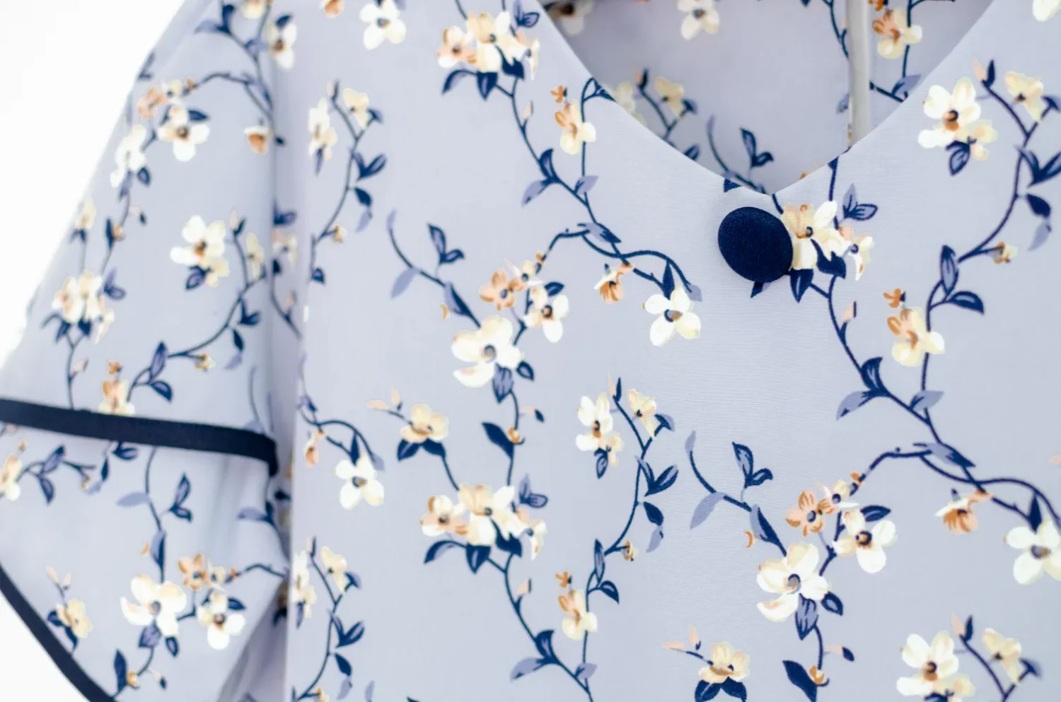 Alternative view of NT2418 Single-Button Petal Sleeve Blouse – Blue