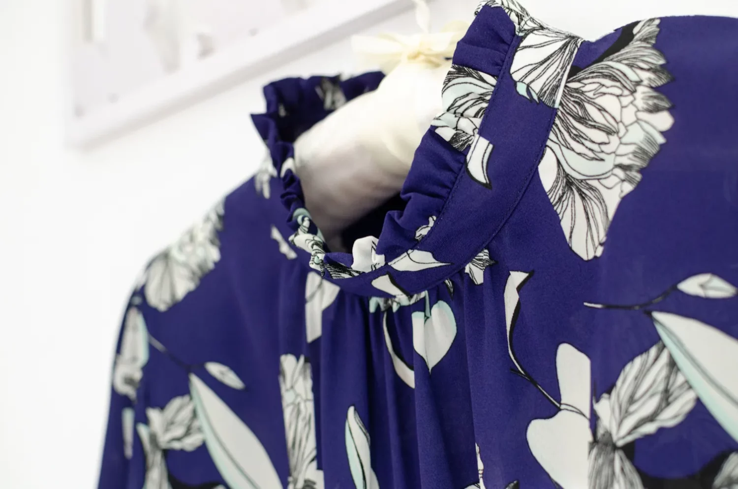 Alternative view of NT2461 Ruff Collar Flower Blouse – Dark Blue