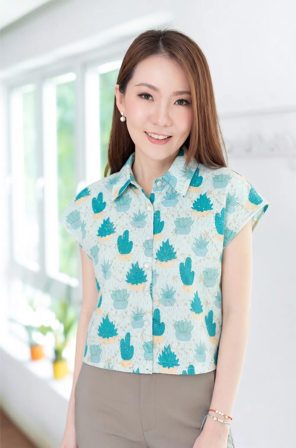 NT2480 Cactus Broderie Crop Shirt – Green
