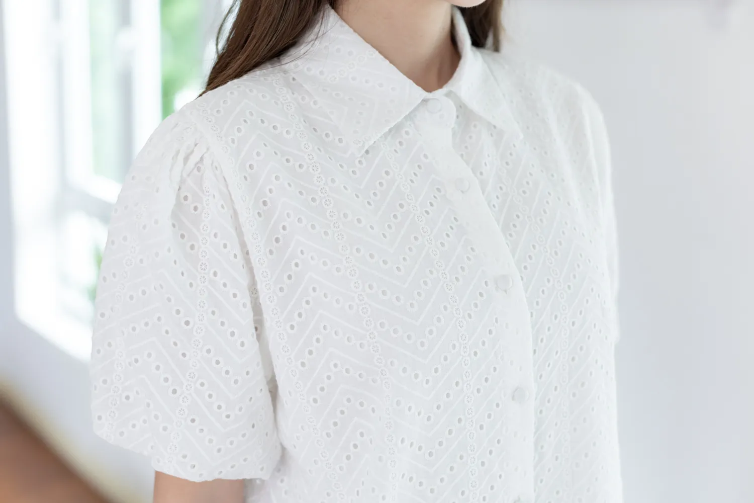 NT2486 Balloon Sleeve Perforated Shirt – White - Image 3