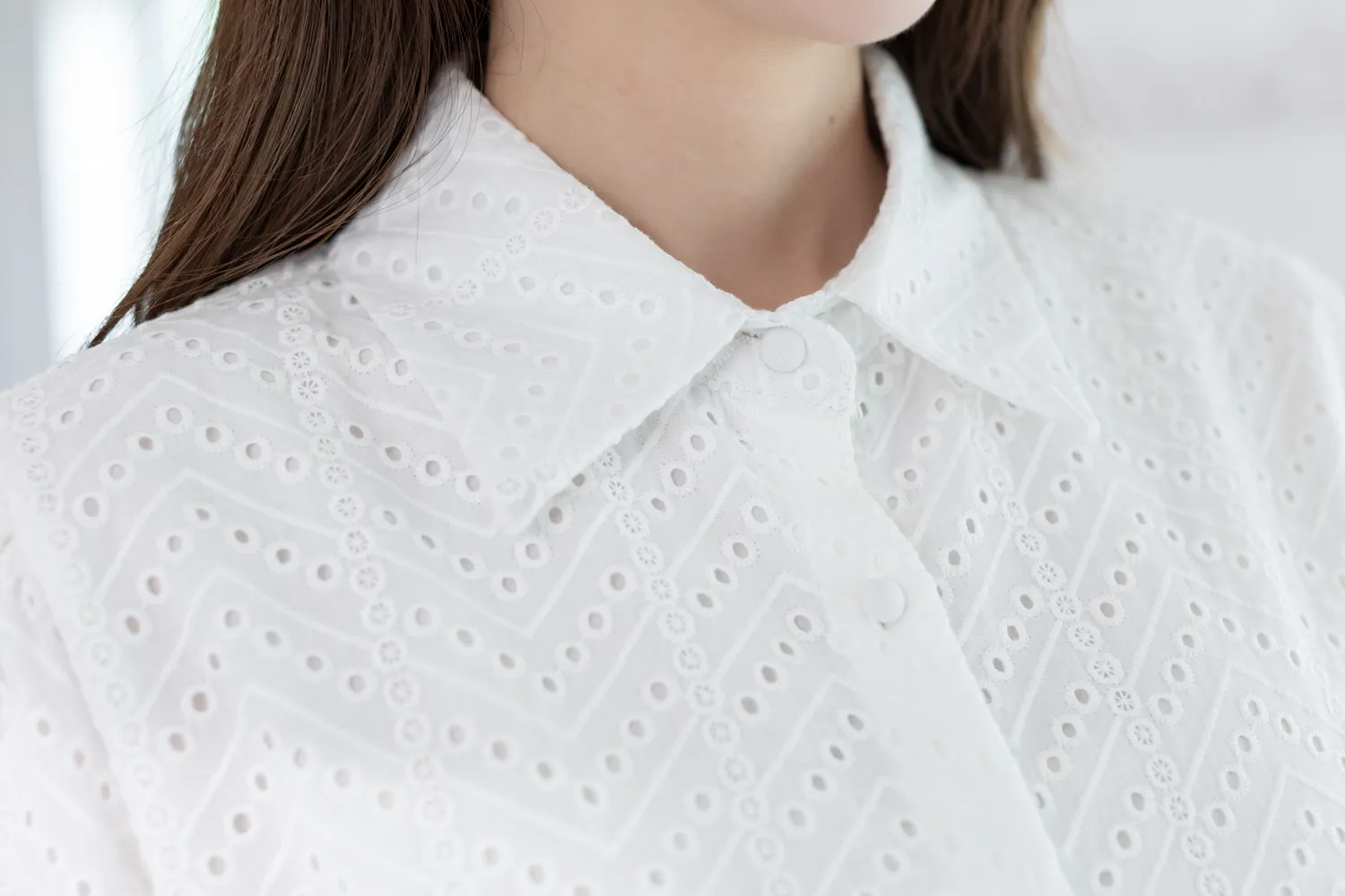 NT2486 Balloon Sleeve Perforated Shirt – White - Image 4