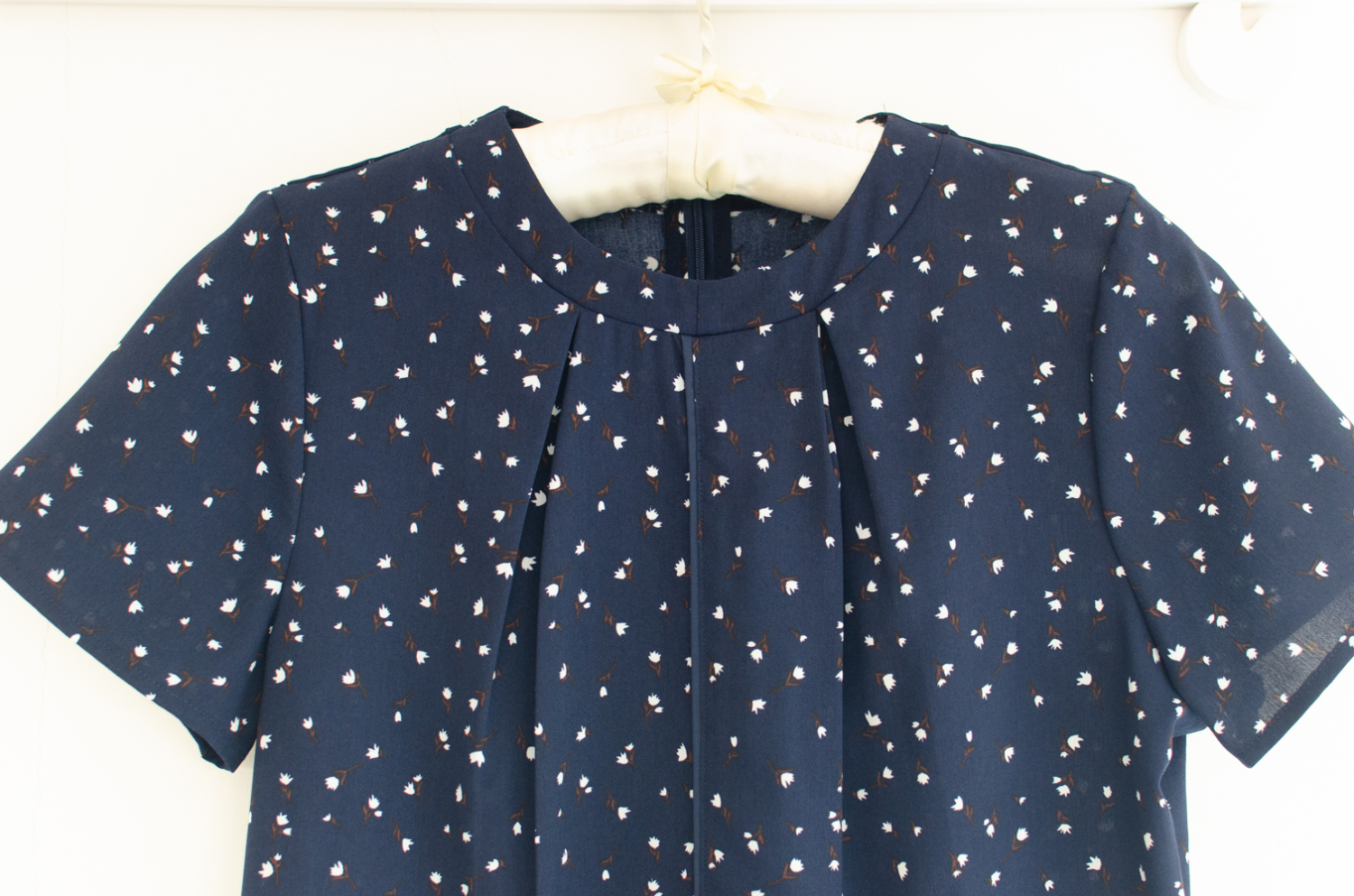 NT1714 Round Neck Folded Front Floral Blouse – Navy Blue - Image 3