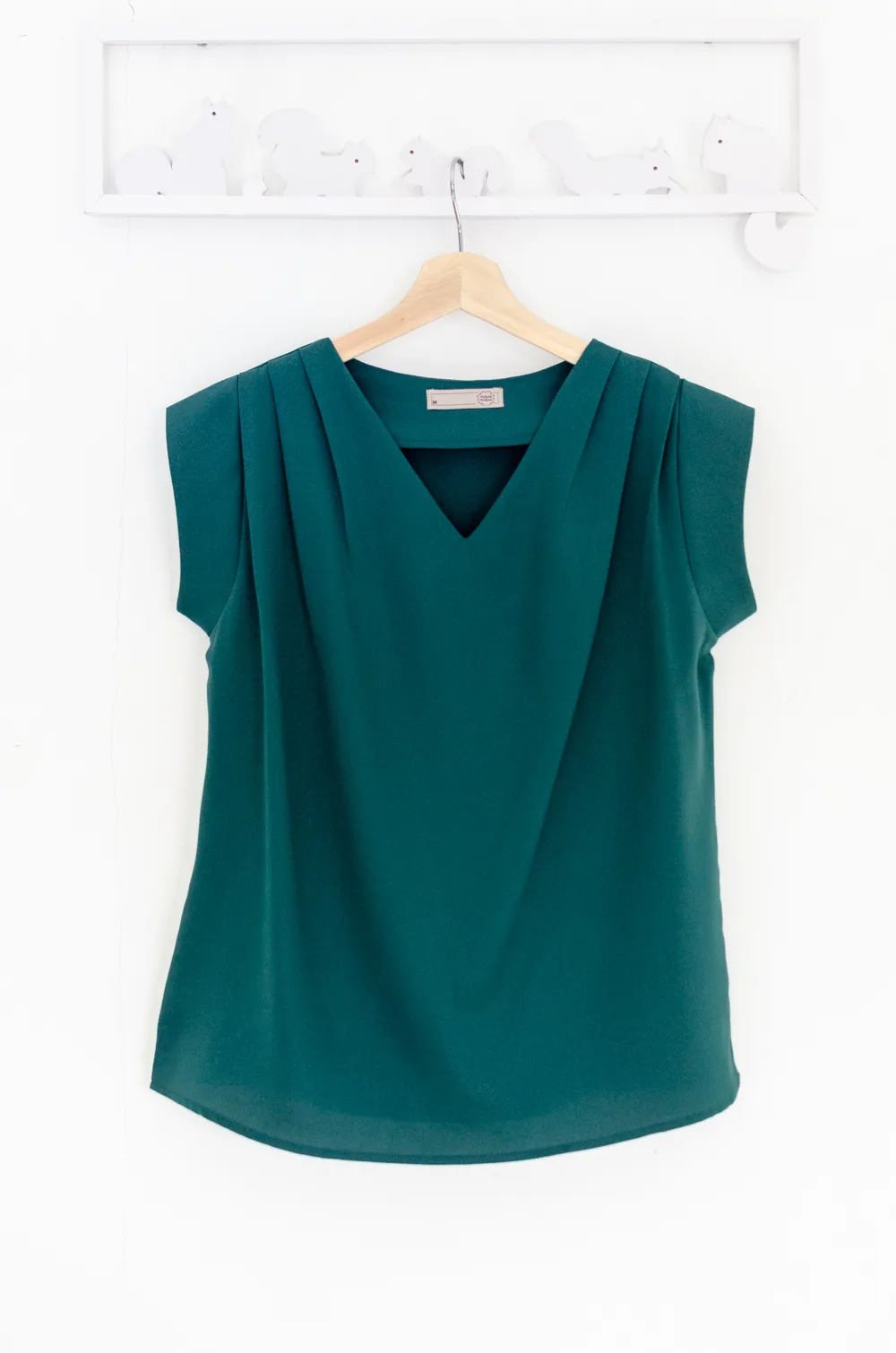 MT3100 Classic Sleeveless Blouse – Emerald Green