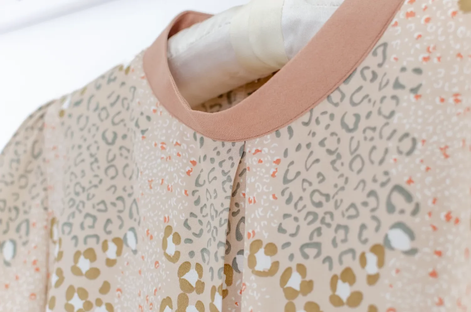 Alternative view of NT2420 Leopard Band Collar Twist Front Blouse – Light Beige