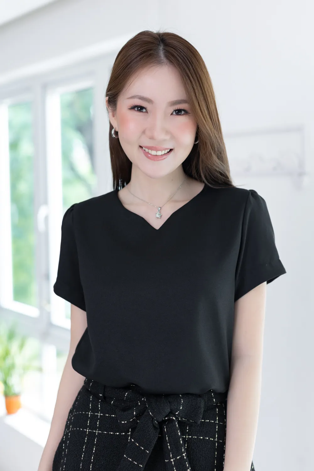MT0206 Folded Sleeve Classic Blouse – Black