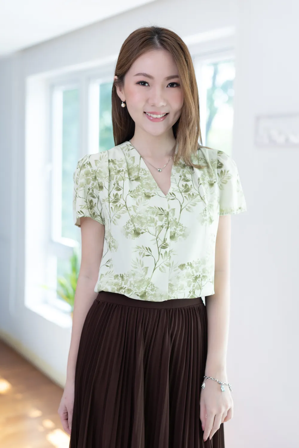 MT0601 V-Collar Twigelle Blouse – Pistachio Green