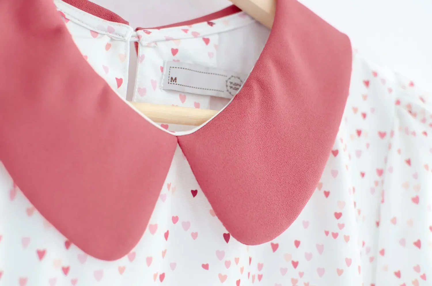 Alternative view of MT0101 Peter Pan Collar Heart Blouse – White-Pink