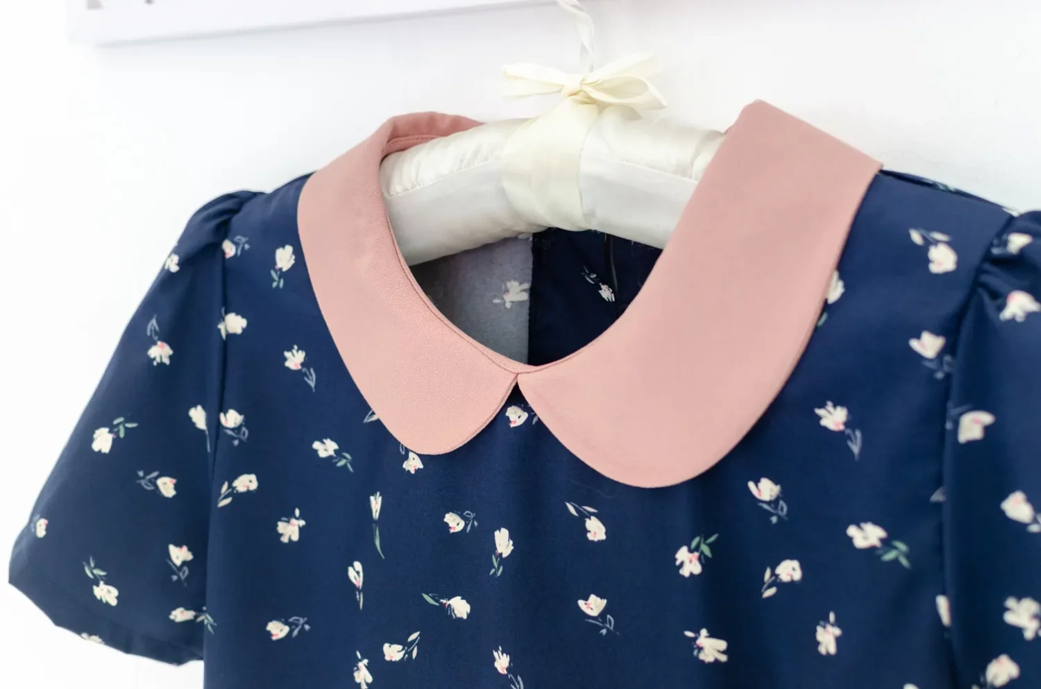 Alternative view of NT2430 Peter Pan Collar Freesia Blouse – Navy Blue-Pink