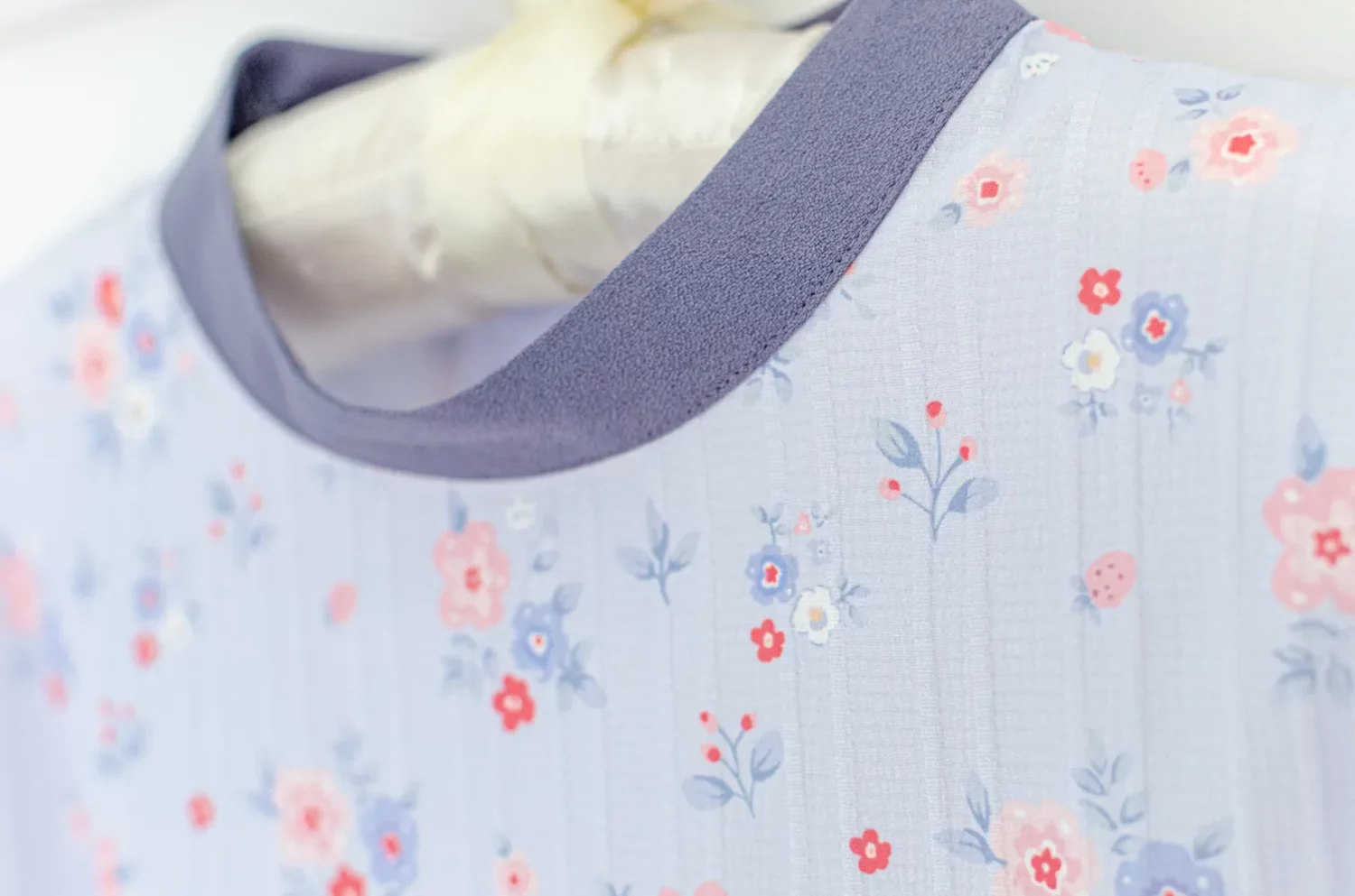 Alternative view of NT2509 Band Collar Floral Textured Blouse – Light Blue