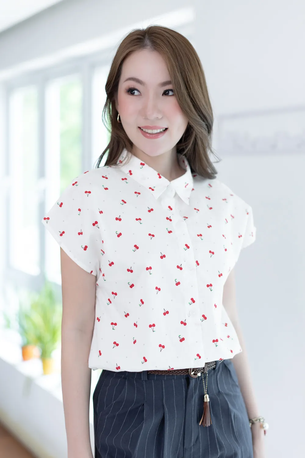 NT2232 Tiny Cherry Easy Shirt – White