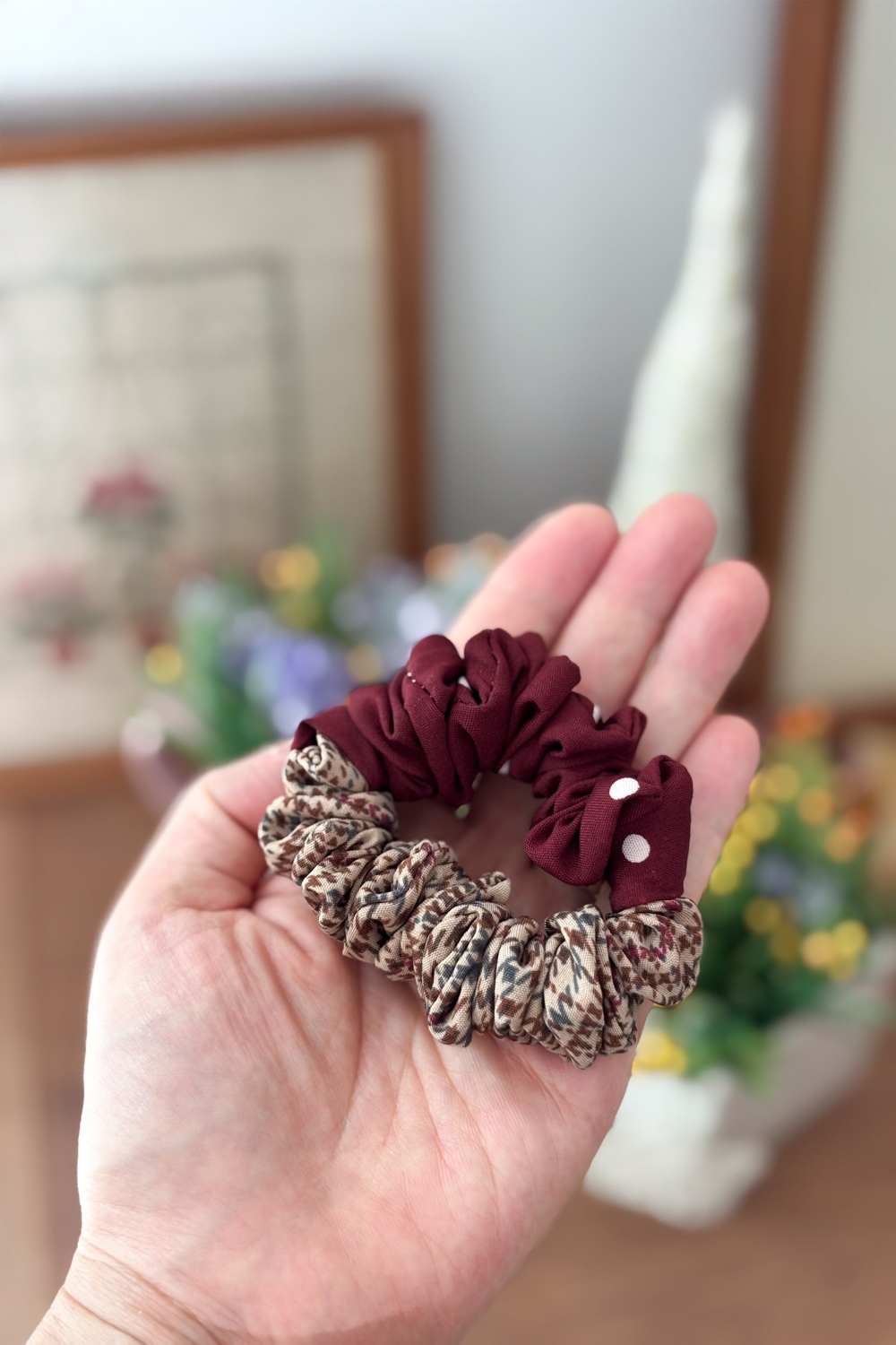 Alternative view of NA022 Cutie Loop (Midi) – Brown-Red