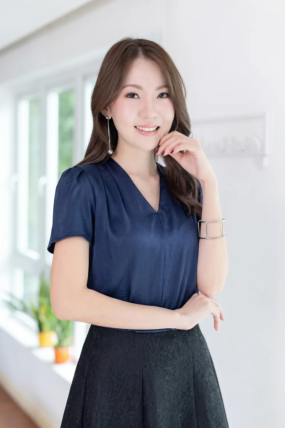 MT0601 V-Collar Satin Blouse – Navy
